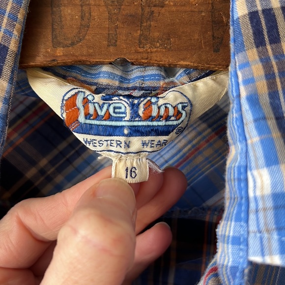 Vintage lightweight plaid top - Picture 5 of 9